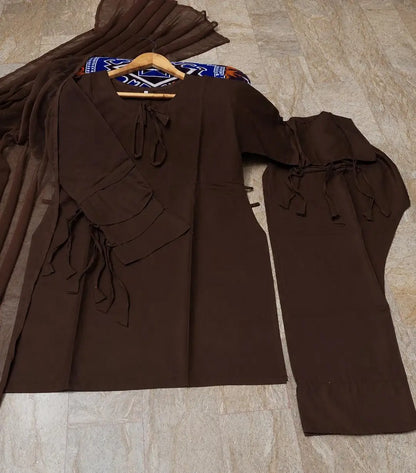 3 Pcs Women's Stitched Cotton Lawn Plain Suit